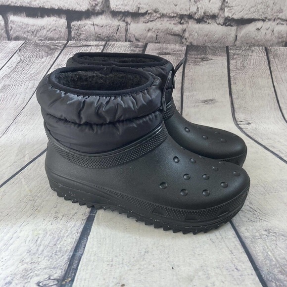 Crocs Classic Neo Puff Shorty Snow Boot 207311 Womens Size 7 New - Picture 1 of 11